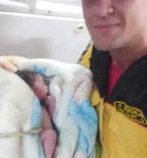 Mujer dio a luz en ambulancia de bomberos
