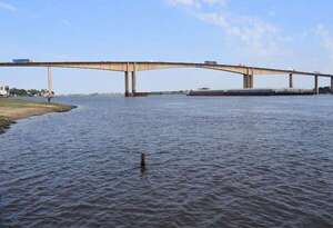 Bajante del río Paraguay: remueven puntas de roca aguas arriba de puente Remanso - Economía - ABC Color