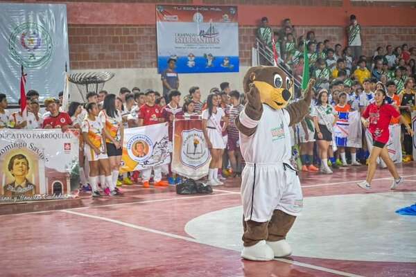 Colorido y bullicio en inicio de olimpiadas estudiantiles en Alto Paraguay - Noticias del Chaco - ABC Color