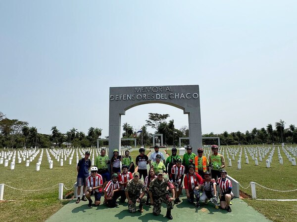En honor a la Batalla de Boquerón, pedalearon hasta el Cuartel de la Victoria - San Lorenzo Hoy