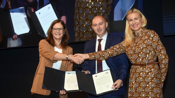 La UE y Uruguay firman un acuerdo de dos millones de euros para el hidrógeno verde