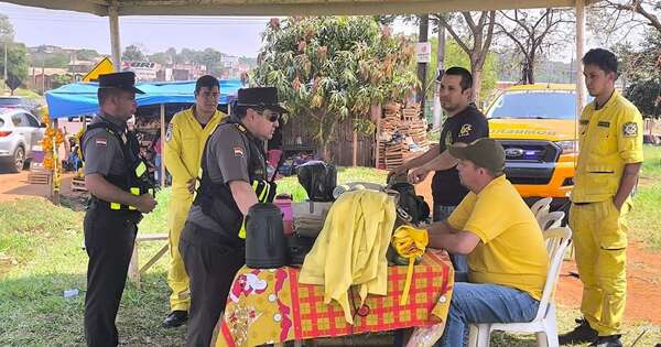 La Nación / Caminera levanta colecta de bomberos en Minga Guasú por carecer de permiso