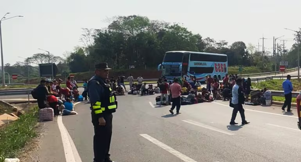 Indígenas cierran Ruta PY02 en Coronel Oviedo y Ruta PY13 que cruza por Caaguazú - Noticiero Paraguay