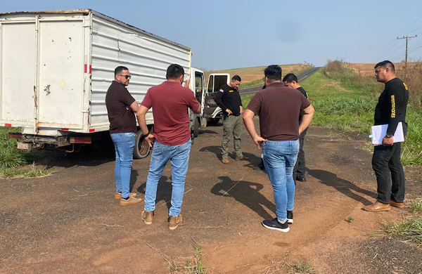 Falsos policías detienen y asaltan un camión repartidor en Curuguaty - Noticiero Paraguay