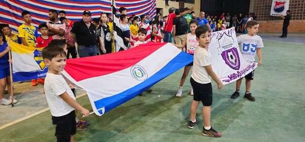 En plena marcha torneo de Fútbol de Salón para niños en Fuerte Olimpo - Noticias del Chaco - ABC Color