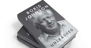 La Nación / Escaso interés genera en los británicos el libro de memorias de Boris Johnson