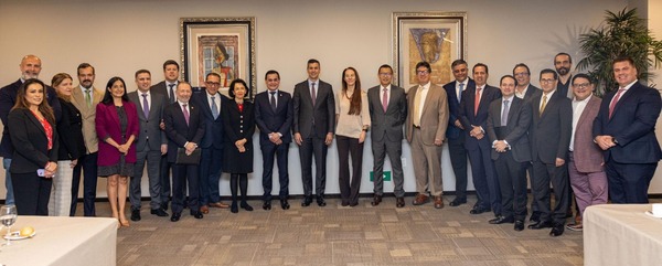 Presidente se reúne con empresarios mexicanos - ADN Digital