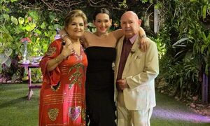 Los papás de Lali celebran 50 años de casados, ¡y ella arrasando con “Divorciadísima”!