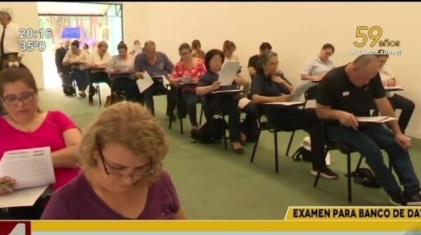 Masivo aplazo en examen de docentes - SNT