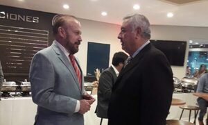Jara Saguier, presente en la cena aniversario de Cerro