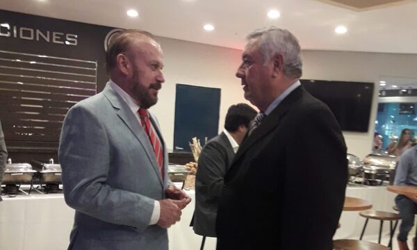 Jara Saguier, presente en la cena aniversario de Cerro