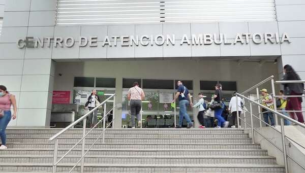 Largas esperas y pocos funcionarios en el Centro de Atención Ambulatoria de IPS - Nacionales - ABC Color