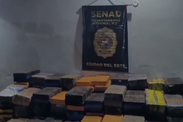 Incautan 1,7 toneladas de marihuana a orillas del lago Itaipú en Alto Paraná