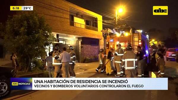 Video: una habitación de residencia se incendió en barrio San Pablo - ABC Noticias - ABC Color