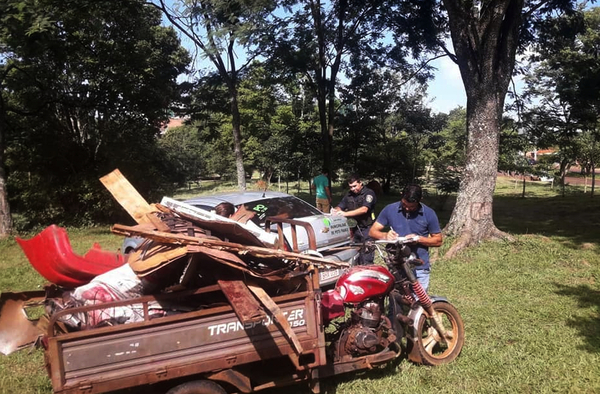 Pretenden castigar a “carriteros” que desparraman basura por todo Franco - La Clave
