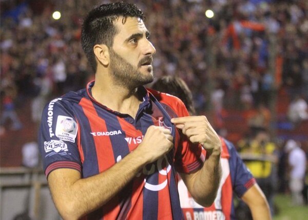 Versus / Dani Güiza, orgulloso de ser embajador de Cerro Porteño por todos lados