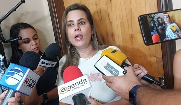 Kattya presenta tercer urgimiento a la Corte Suprema