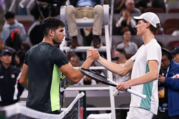 Versus / El nuevo clásico del Tenis: Alcaraz y Sinner definen el título en Pekín