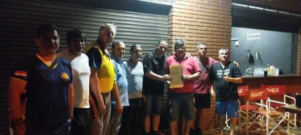 Entrega de Estatutos a la Federación de Profesores de Escuelas de Fútbol de Encarnación.