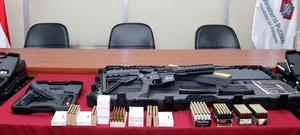Dimabel entregó a la Fiscalía armas incautadas en operativo “Dakovo” para reforzar el equipo de seguridad