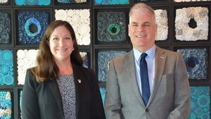 Administradora de Usaid está en Paraguay en medio de embestida cartista con la CBI