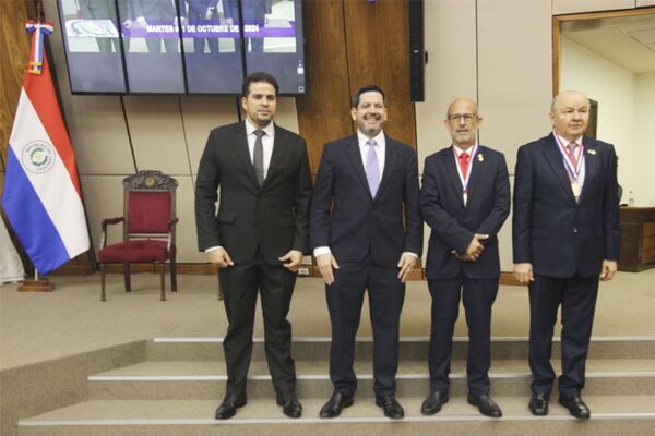 Distinguen al Parlatino con la Orden Nacional al Mérito Comuneros
