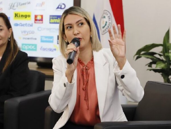 Abogados laboralistas de acuerdo con reformar código, dice Ministra de Trabajo · Radio Monumental 1080 AM