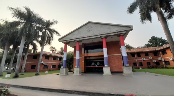 Imputan a siete presidentes y expresidentes de centros de estudiantes de la UNA - PDS RADIO Y TV