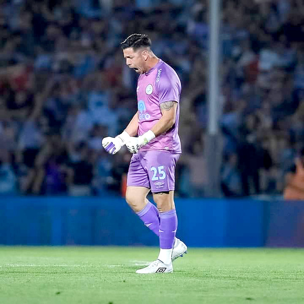 Fabián Balbuena y Juan Espínola son llamados a selección paraguaya - La Clave