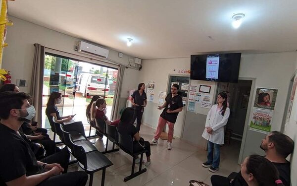 Centro de Salud de Naranjal inicia #octubrerosa con charla sobre prevención del cáncer de mama