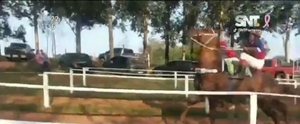 Adolescentes utilizados en carreras de caballos - SNT