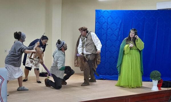 Llevan obras de teatro a varias instituciones educativas de Ciudad del Este, Presidente Franco y Minga Guazú