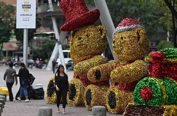 Celebración anticipada de la Navidad decretada por Maduro inicia en Venezuela - Mundo - ABC Color
