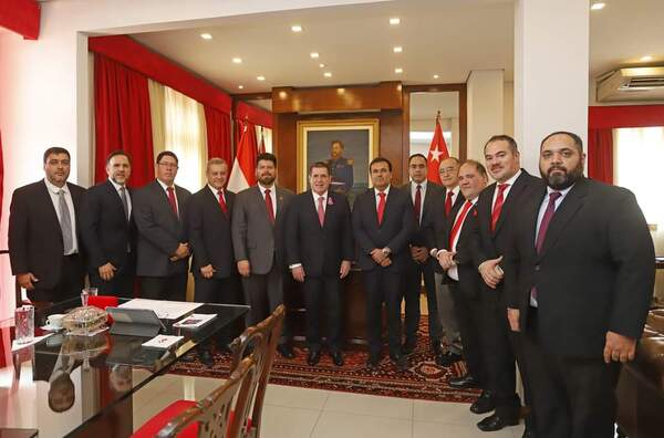 Ingenieros colorados entregan informe de gestión a la ANR - ADN Digital