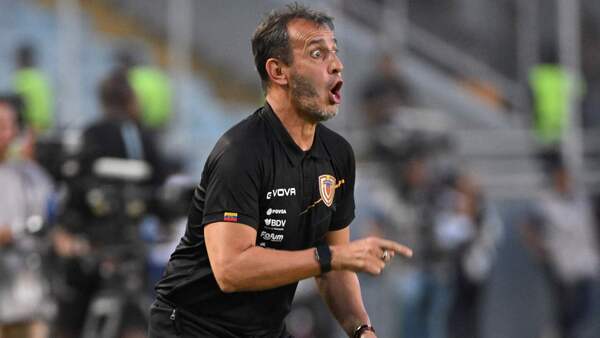 Batista convoca a 40 jugadores para enfrentar a Argentina y Paraguay