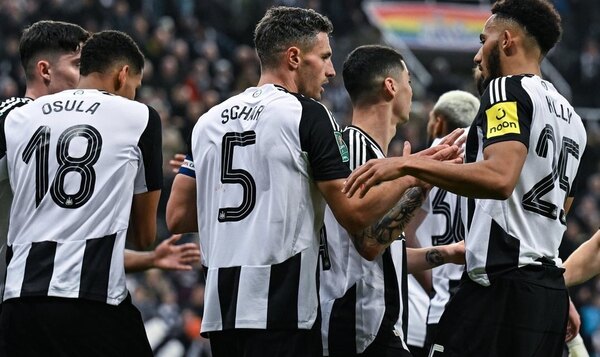 Versus / Con Miguel Almirón preponderante, Newcastle avanza en la Copa de la Liga
