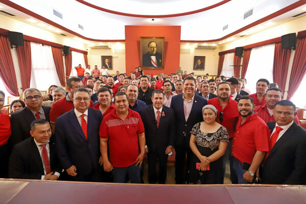 Dirigencia colorada de Amambay ratifica apoyo a Horacio Cartes - ADN Digital