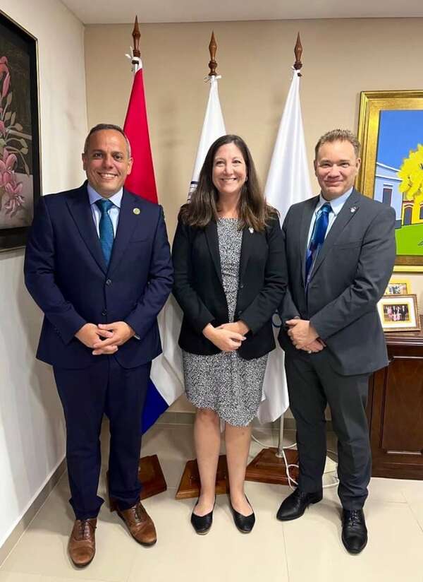 Representante de USAID se reunió con el contralor en medio de tensión política - Política - ABC Color