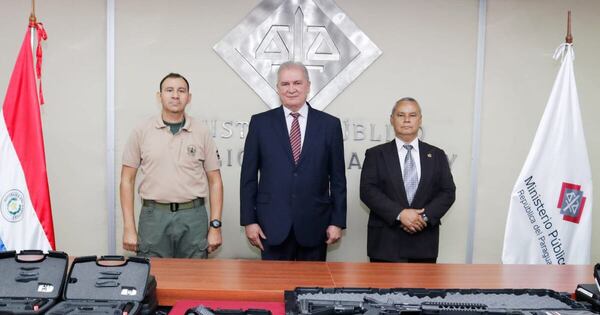 Diario HOY | Entregan 50 armas incautadas en el operativo Dakovo al Ministerio Público