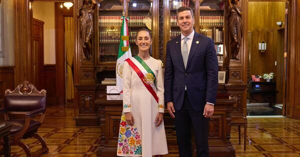 La Nación / Santiago Peña acompañó la asunción al mando de la primera presidente de México