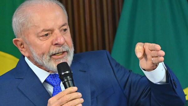 "Problema técnico" en avión de Lula le obliga a volver a México