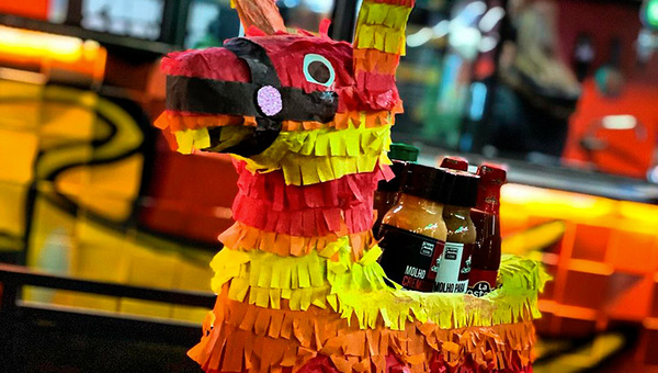 ¡Viva México! Pinché Cabrón prepara unos 1.300 tacos al mes, ¿y aún no los probaste?