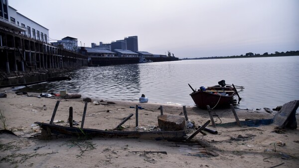 Alarmados por bajante histórica del río, instan a prever crisis del agua