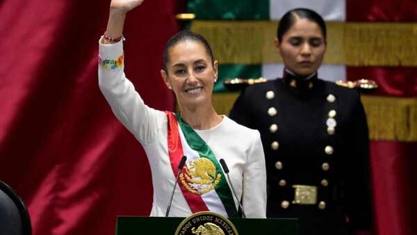 Sheinbaum asume en México y promete respetar libertad e inversión