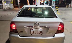 Hurtan vehículo frente a hospital en Minga Guazú