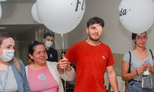 Realizan primer trasplante de córneas en CDE