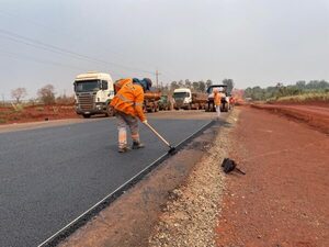 Ruta a Puerto Indio: inició el riego de imprimación asfáltica en el segundo lote