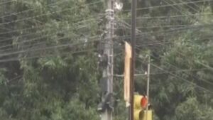 Una mujer casi fue degollada por un cable suelto - SNT