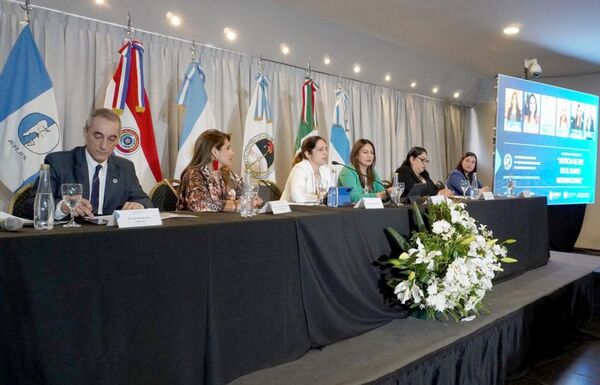 Juezas abordaron “La Justicia de Paz en el plano internacional”