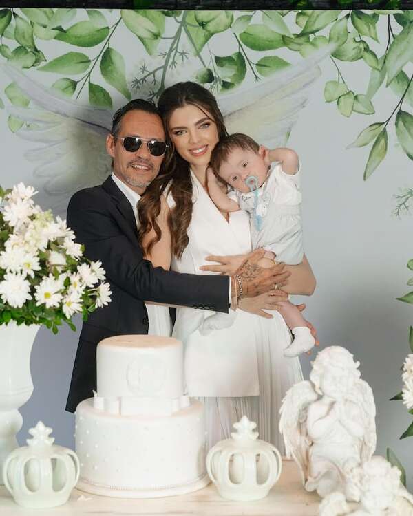 ¡Te mostramos las fotos de los padrinos Nadia Ferreira y Marc Anthony en el bautismo de Maxi en Asunción! - Gente - ABC Color